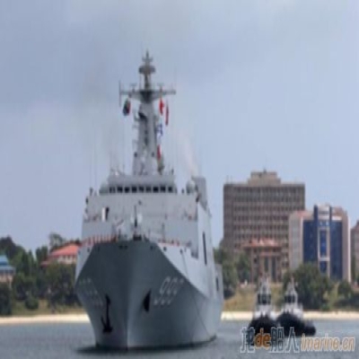 為什么小小的拖船能拉動(dòng)幾萬(wàn)噸的航母？而且有些拖船還在航母后面？